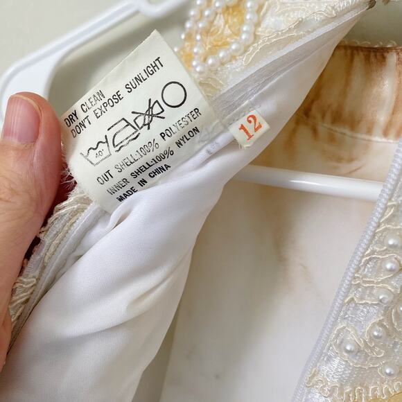 Vintage 90s Pearl Beaded Wedding Gown Size 12 Back Bow Old Money Bridal Dress - Picture 9 of 9